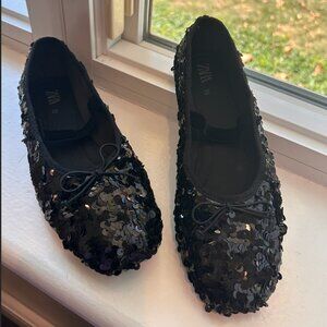 Zara Women's Black Ballet-shoes, look brand new